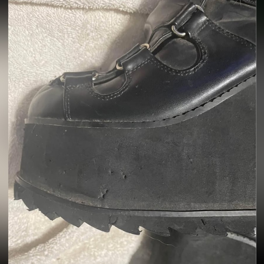 Hot topic size 11 vintage mall goth platform
Boots - Picture 12 of 15